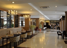 Corolla Hotel Lobby 03
