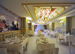 Corolla Hotel Restaurant 11