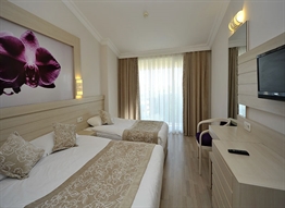 Corolla Hotel Rooms 06